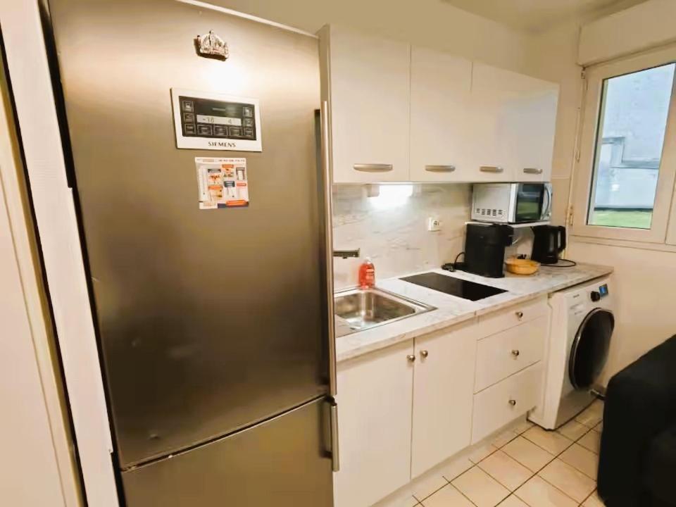 Mini-Studio Avec Kitchenette Ou Chambre Confort Avec Frigo Et Tv - Parking En Option Sur Resa ! Chaville Bagian luar foto